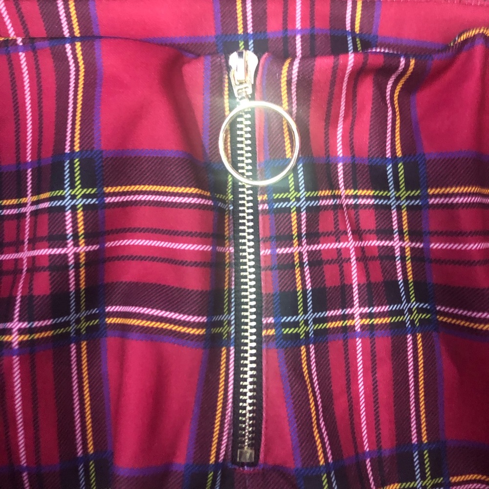 Plaid pants with a ring zipper